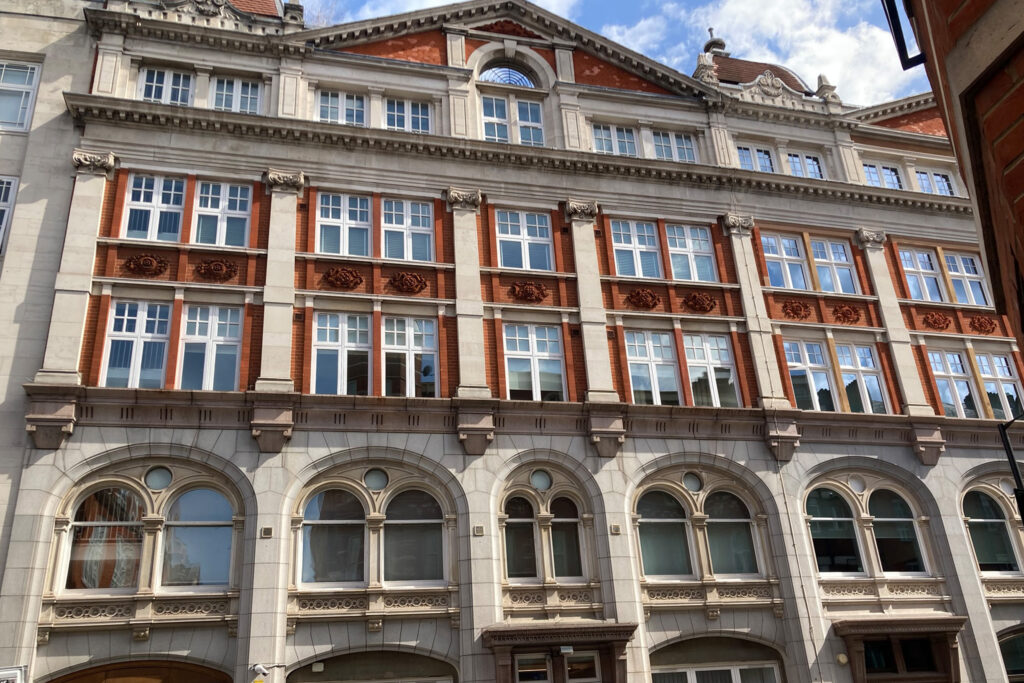 Styles Façade Solutions® offers building owners a complete façade service, from detailed surveys to heritage-grade cleaning, stonemasonry and redecoration, all delivered by our own specialist teams. Working without scaffolding, we minimise disruption, reduce costs and bring historic buildings like 145 Drury Lane back to life.