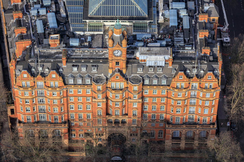 Styles Façade Solutions® undertakes a full window redecoration of over 1,000 windows at The Landmark London, using specialist access equipment instead of scaffolding.