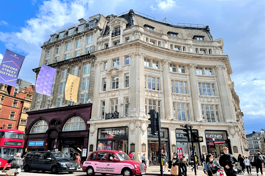 retail building facade cleaning