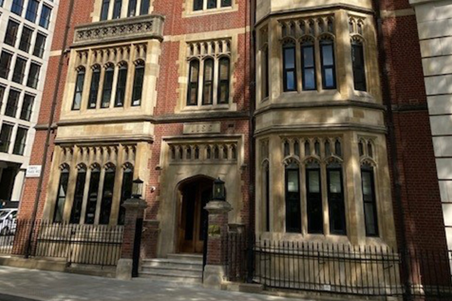 Arundel House prior to cleaning the façade by Thomann-Hanry®