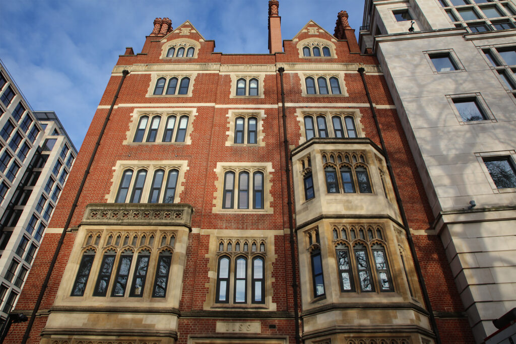 Styles Façade Solutions (formerly Thomann-Hanry®) was commissioned to clean the full façade of Arundel House, London using the scaffold-free Façade Gommage cleaning process.