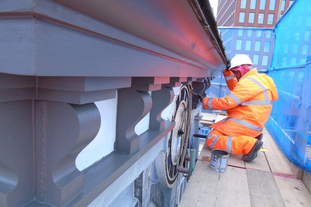 Styles Façade Solutions® carries out detailed redecoration of the clock tower at the Three Guineas Pub, Reading.